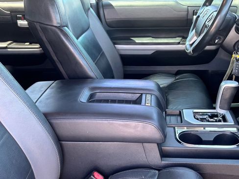 Used 2018 Toyota Tundra Limited w/ Limited Premium Package AWD/4WD image 10