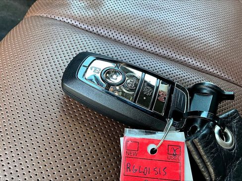 Used 2024 Lincoln Aviator Reserve w/ Elements Package Plus RWD image 15