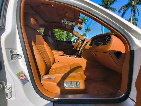 Used 2013 Bentley Flying Spur Flying Spur image 37