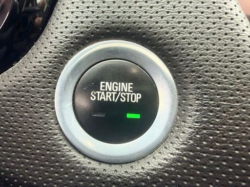 Used 2017 Cadillac XT5 Luxury image 24