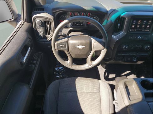 Used 2020 Chevrolet Silverado 1500 Custom w/ Custom Value Package image 9