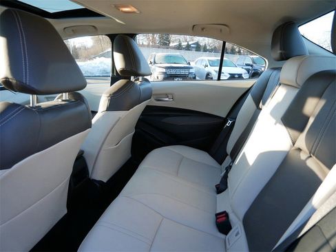 Used 2022 Toyota Corolla XLE image 9