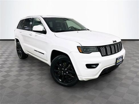 Used 2021 Jeep Grand Cherokee Laredo X image 1