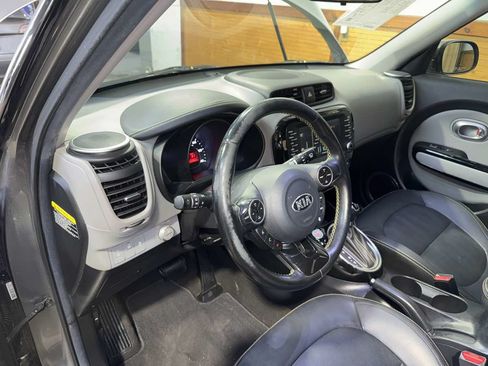 Used 2016 Kia Soul + w/ Primo Package FWD image 18