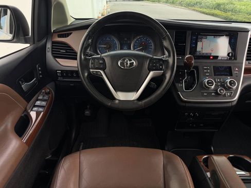 Certified 2017 Toyota Sienna Limited Premium AWD/4WD image 13