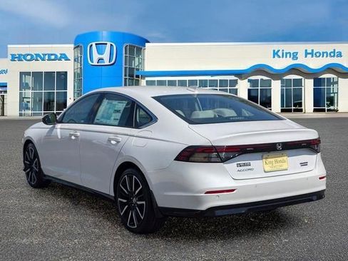 New 2026 Honda Accord Touring image 8