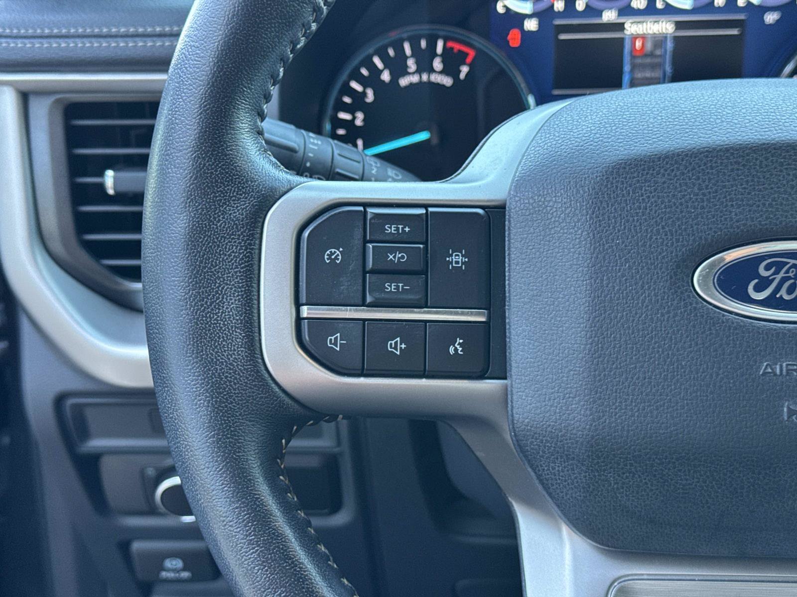 Used 2024 Ford Expedition XLT RWD image 27