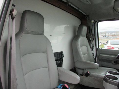 Used 2012 Ford E-450 and Econoline 450 Super Duty w/ PWR Locks & Windows Group RWD image 18
