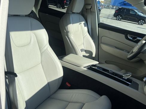 Certified 2023 Volvo XC60 T8 Ultimate w/ Climate Package image 10
