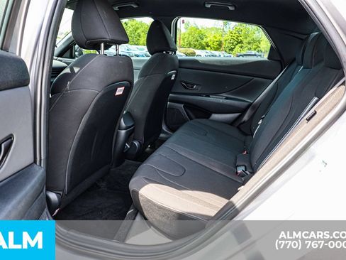 Used 2025 Hyundai Elantra Sport FWD image 19