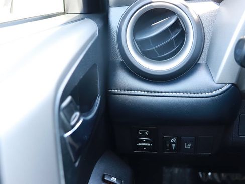 Used 2018 Toyota RAV4 XLE FWD image 25