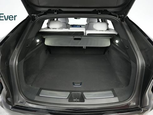 Used 2024 Cadillac Lyriq Sport RWD image 8