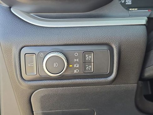 Used 2022 Ford Explorer XLT w/ Equipment Group 202A image 34