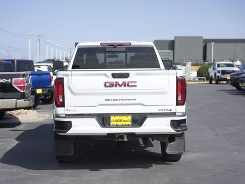 Used 2022 GMC Sierra 3500 AT4 image 7