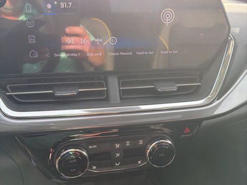 New 2026 Chevrolet Trax ACTIV w/ Sunroof Package FWD image 14