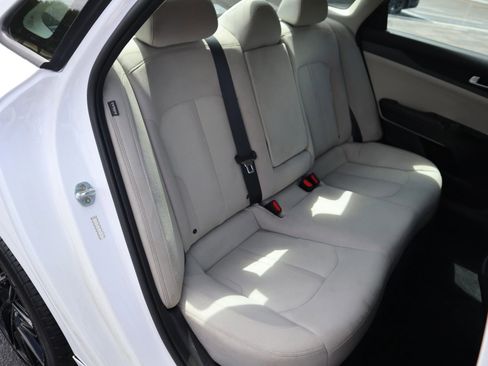 Used 2021 Kia K5 LXS FWD image 4