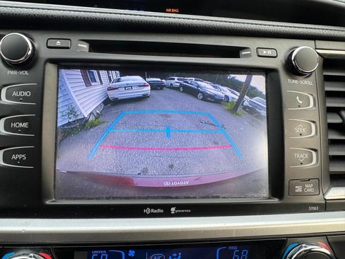 Used 2015 Toyota Highlander XLE image 21