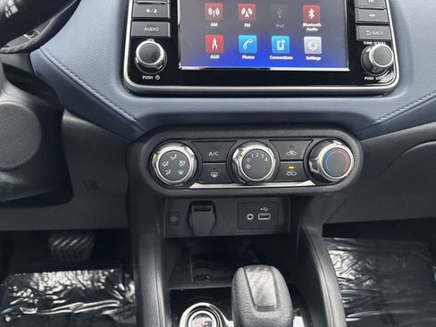 Used 2023 Nissan Versa SV image 19