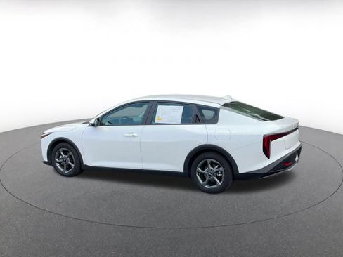Used 2025 Kia K4 FWD image 8