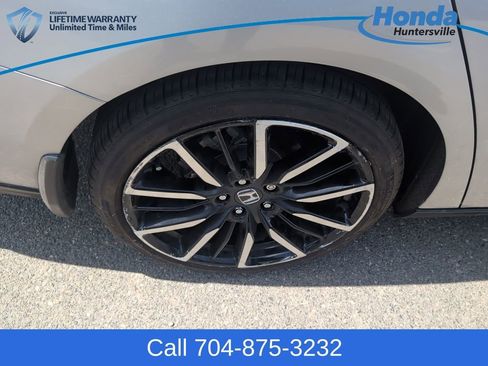 Used 2025 Honda Accord Touring image 10