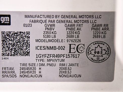 Used 2023 Cadillac XT4 Sport w/ Sun And Sound Package AWD/4WD image 15