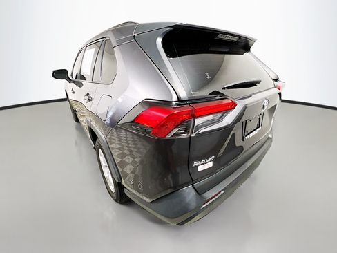 Used 2020 Toyota RAV4 XLE FWD image 8