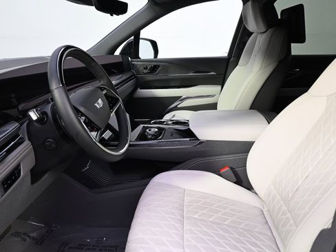 New 2025 Cadillac Escalade IQ Sport 1 w/ LPO, ONYX Package image 13