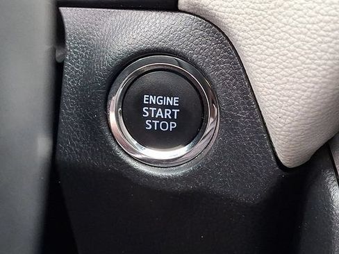 Used 2019 Toyota RAV4 Limited AWD/4WD image 20