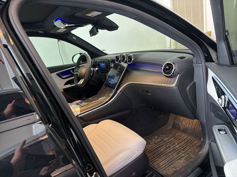 Certified 2023 Mercedes-Benz GLC 300 4MATIC image 2