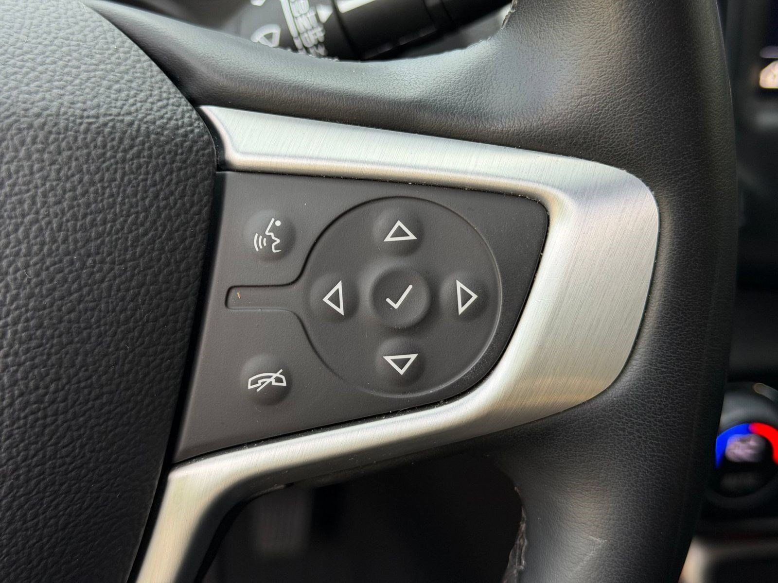Used 2024 GMC Terrain SLT w/ Infotainment Package II AWD/4WD image 17