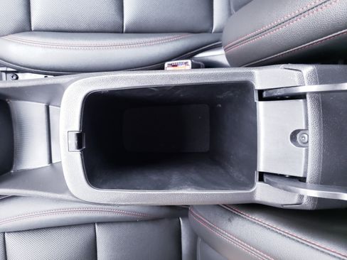 Used 2025 Chevrolet Trax RS w/ Sunroof Package image 25