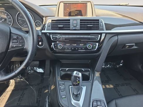 Used 2017 BMW 320i Sedan RWD image 11