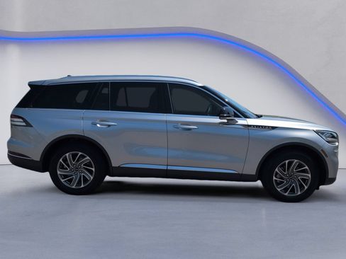 Used 2023 Lincoln Aviator 2WD image 11