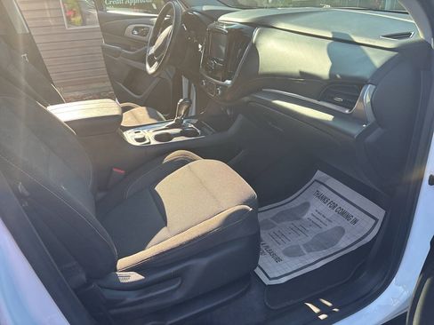Used 2018 Chevrolet Traverse LS FWD image 8