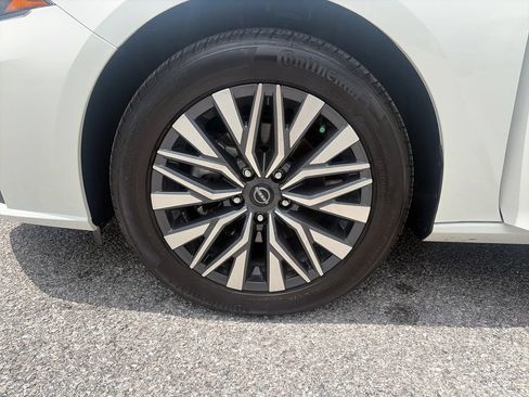 Used 2024 Nissan Altima 2.5 SV AWD/4WD image 26
