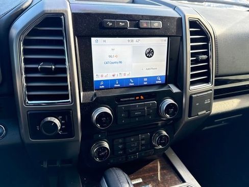 Used 2015 Ford F150 Platinum w/ Equipment Group 701A Luxury image 28