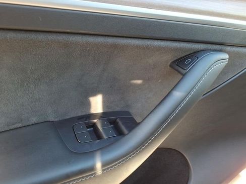 Used 2023 Tesla Model Y Long Range AWD/4WD image 19