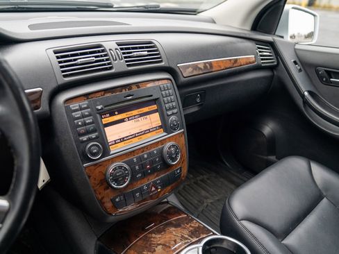 Used 2011 Mercedes-Benz R 350 4MATIC image 14