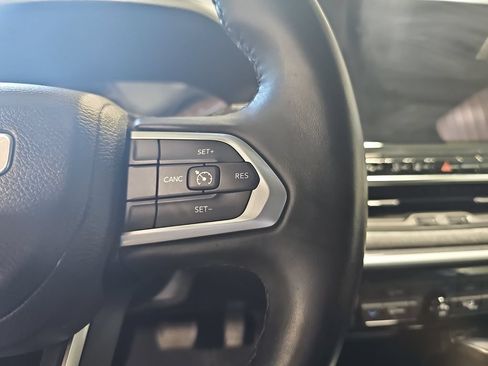 Used 2022 Jeep Compass Latitude w/ Sun and Sound Group AWD/4WD image 17