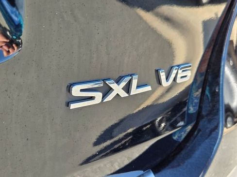 Used 2019 Kia Sorento SX image 10