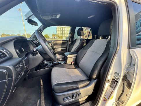 Used 2019 Toyota 4Runner SR5 image 11