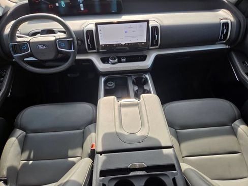 New 2026 Ford Expedition Max Active RWD image 9