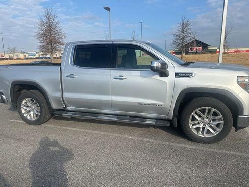Used 2019 GMC Sierra 1500 SLT w/ SLT Premium Package image 2