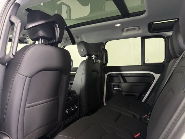 Certified 2025 Land Rover Defender 110 S AWD/4WD image 21