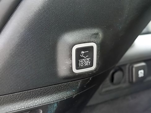 Used 2023 Jeep Grand Cherokee Summit AWD/4WD image 28