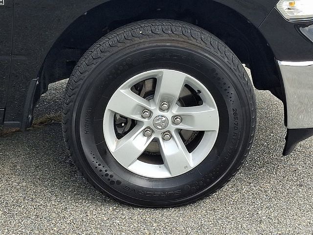 Used 2024 RAM 1500 Classic SLT AWD/4WD image 8