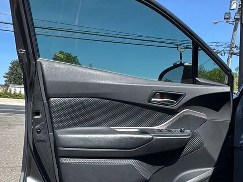 Used 2021 Toyota C-HR LE FWD image 9