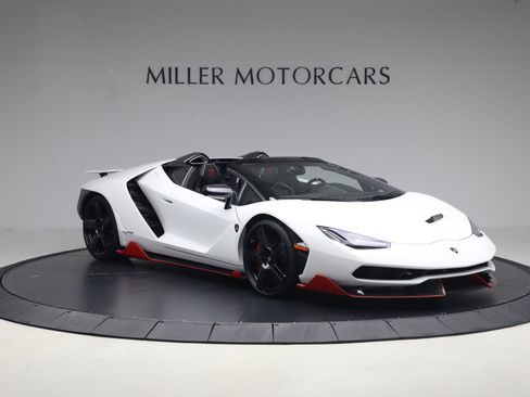 Used 2017 Lamborghini Centenario LP 770-4 AWD/4WD image 2