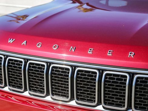 Used 2024 Jeep Wagoneer L Series II RWD image 6