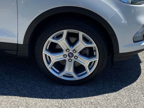Used 2019 Ford Escape Titanium AWD/4WD image 9